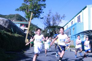 Kids sweating it out at the fun run. These kids may just be having fun today but their participation in these events may someday lead to winning medals in athletic competitions. Contributed photo by Philex Mining Corporation.