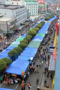 PEDESTRIAN SESSION ROAD. Thousands of individuals fill the main street of the city as it was closed to vehicular traffic for the Session Road in Bloom which was a highlight of the annual Panagbenga festivities. Photo by: RMC PIA-CAR.